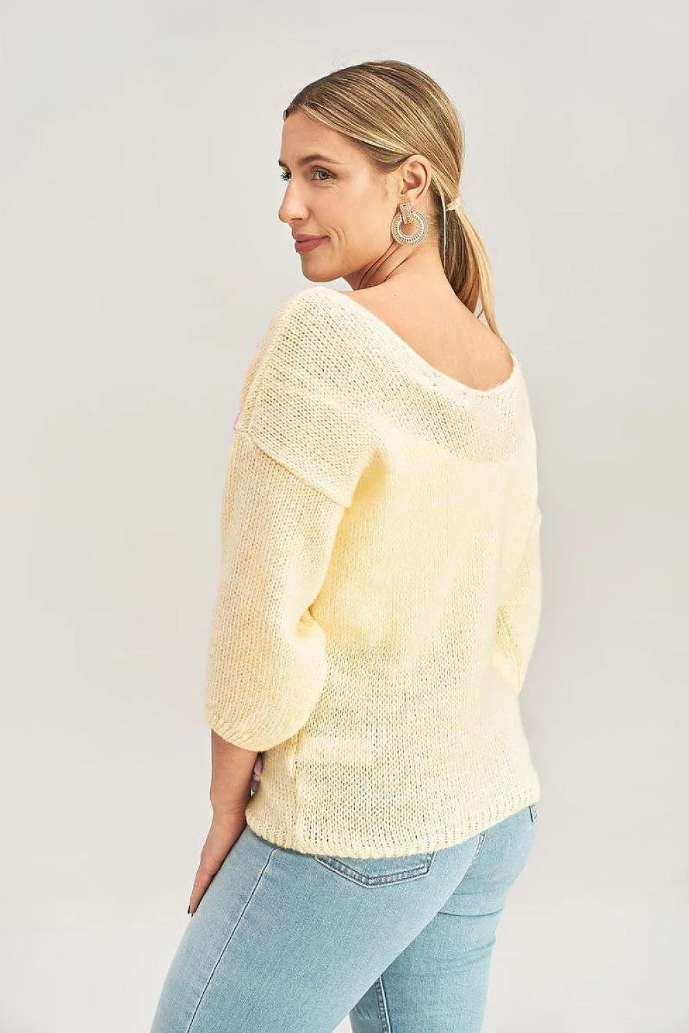 Cozy Elegance Knit Sweater - Luxurious Fabric for Everyday Wear